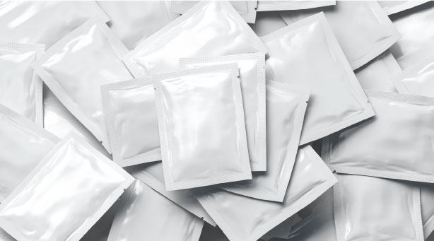 Varios sobres blancos tipo sachet Tipos de Bolsas para Envasado Varios sobres blancos tipo sachet